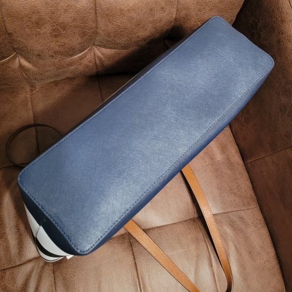 MK handbag - Picture 3 of 8